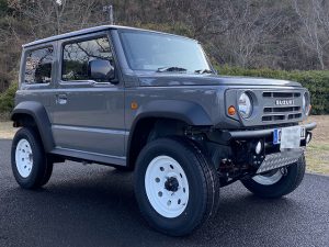 パーツパーク | JB74ジムニーシエラに白てっちんホイールを装着
